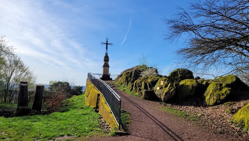 Gipfelkreuz auf dem Litermont